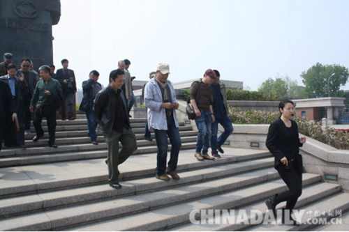 唐山愛心企業(yè)攜手全國畫家開展世園會采風活動