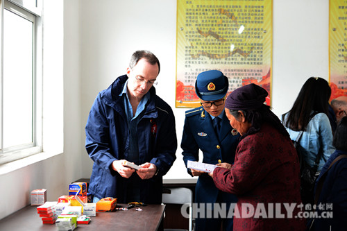 重走白求恩路：緬懷先烈 老區(qū)義診