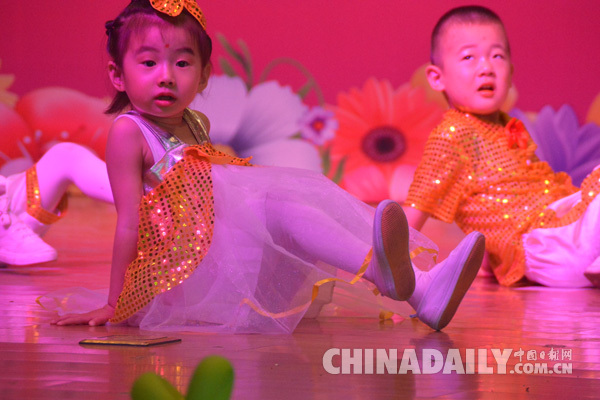 “飛揚(yáng)的旋律 快樂(lè)的六一”文藝匯演活動(dòng)在石舉行