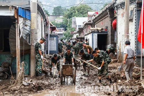武警河北總隊(duì)：洪水退卻 這里仍然是“戰(zhàn)場”
