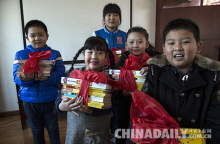 唐山遷安家庭學(xué)子會(huì)國(guó)學(xué)競(jìng)賽迎元宵佳節(jié)