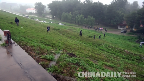河北邯鄲東武仕水庫管理處雨中拉練防汛