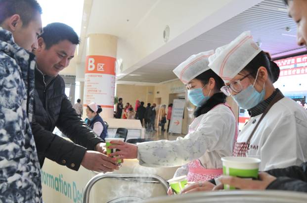 溫?zé)峤獪?，融化冬日?yán)寒