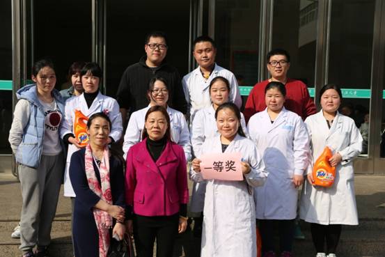 喜迎三八節(jié) 鄭州市兒童醫(yī)院舉辦拔河比賽