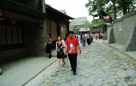 第十一屆“網(wǎng)上看河南”采風(fēng)活動(dòng)在鄭州啟動(dòng)