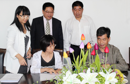 二十一世紀(jì)英文報與欒川縣第一高級中學(xué)簽署合作協(xié)議