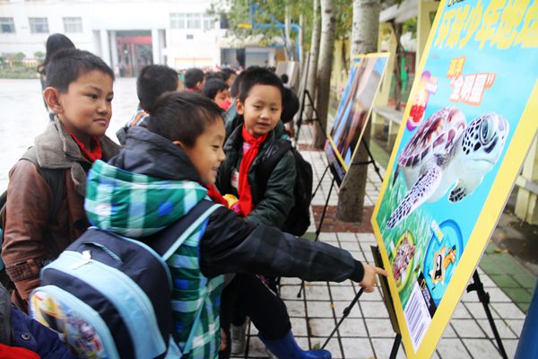 鄭州：科普進(jìn)校園 走進(jìn)幸福孩子