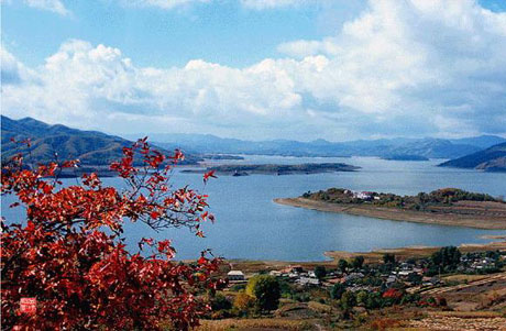 北方名湖鏡泊湖[圖]