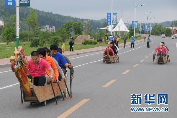 全民健身——妙趣橫生的旱地龍舟賽