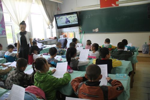 哈爾濱復(fù)華小學(xué)香坊小學(xué)校長的德育理念-美麗哈爾濱文明城區(qū)行之教育篇