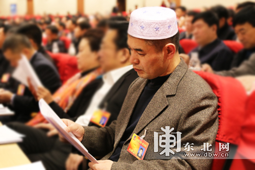 聚焦省政協(xié)十一屆三次會(huì)議上的“最炫名族風(fēng)”