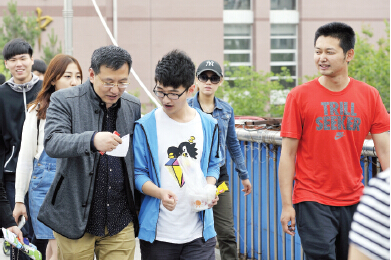 哈市驚現(xiàn)“棄考潮”？ 500多人考點(diǎn)85人缺考 考生去哪兒了