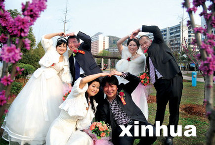 黃石:三兄弟同天娶新娘