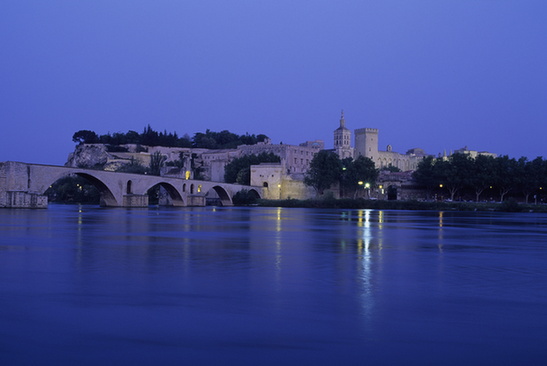 法國駐武漢總領(lǐng)館“年度大戲”：發(fā)微博，實(shí)現(xiàn)你的法國夢