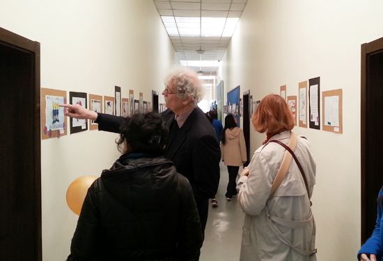 “五彩鹿兒童藝術(shù)展”舉辦 自閉癥兒童辦畫展