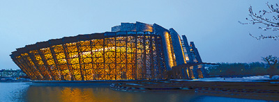 5月烏鎮(zhèn)迎來首個(gè)戲劇節(jié) 6臺(tái)大戲500余場(chǎng)街頭演出