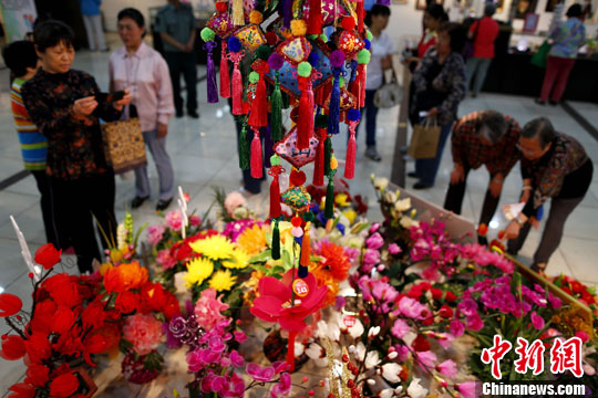 北京朝陽(yáng)家庭文化節(jié) “巧娘”作品扮靚潘家園