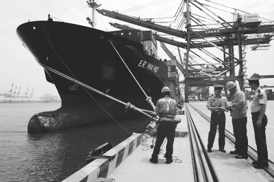 外貿(mào)形勢(shì)嚴(yán)峻大浪淘沙 中國(guó)外貿(mào)何去何從？