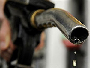 又聞?dòng)推窛q價(jià)聲 誰(shuí)在制造高油價(jià)？