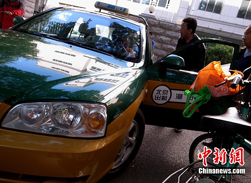 北京出租公司稱4月調(diào)價(jià)聽證 或以油補(bǔ)刺激出車率