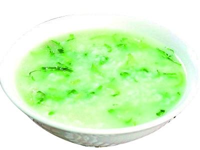 西湖賣蓮蓬荷葉受游客熱捧 消夏荷葉粥怎么做？