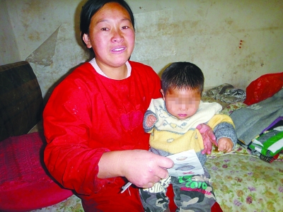 樂觀媽媽賣魚為子治病 好心網(wǎng)友驅(qū)車雪中送碳