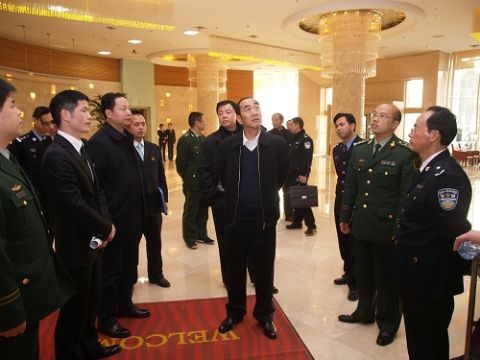 長(zhǎng)沙:李介德局長(zhǎng)一行實(shí)地檢查“兩會(huì)”安全保衛(wèi)工作落實(shí)情況