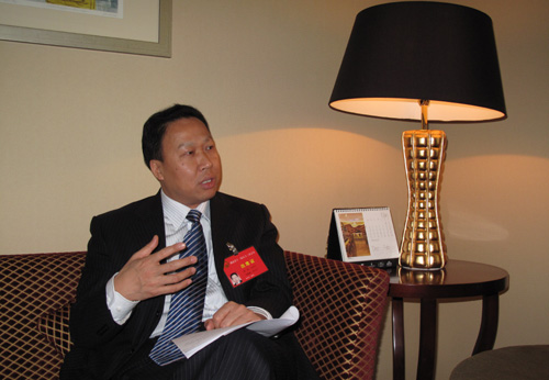 湖北黃岡市市長劉雪榮接受中國日報專訪