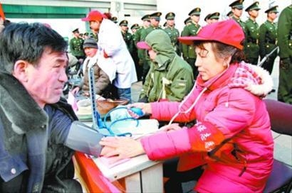 《永遠(yuǎn)的雷鋒》神州行在撫順啟動(dòng)