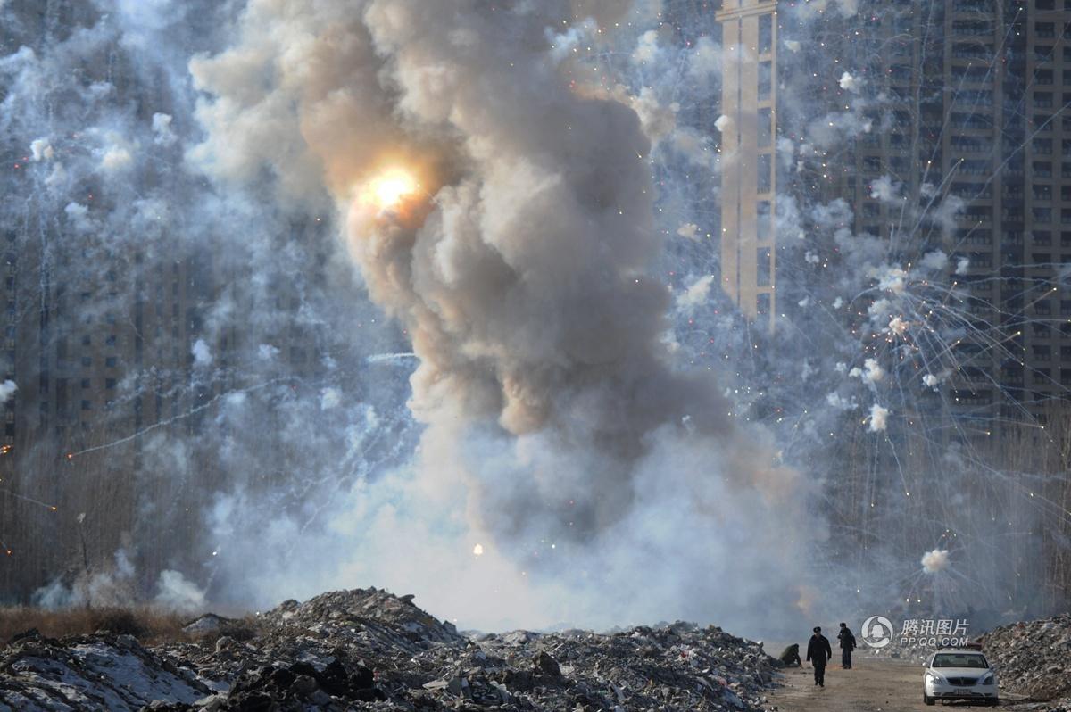 沈陽(yáng)警方“銷煙”數(shù)千件 “白日焰火”齊鳴