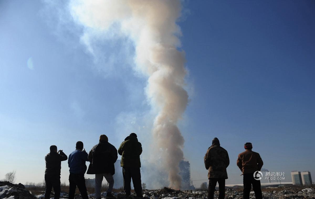 沈陽警方“銷煙”數(shù)千件 “白日焰火”齊鳴