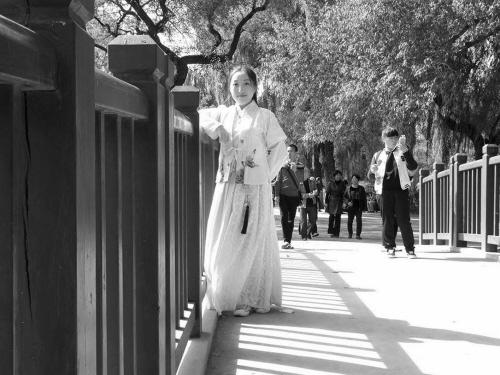 遼寧大學(xué)“漢服萌妹”網(wǎng)絡(luò)走紅