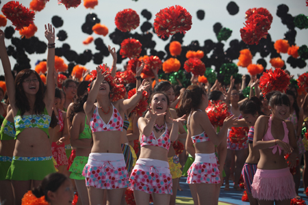 3090名比基尼美女驚現(xiàn)葫蘆島 刷新世界吉尼斯紀(jì)錄