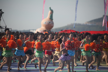 3090名比基尼美女驚現(xiàn)葫蘆島 刷新世界吉尼斯紀(jì)錄