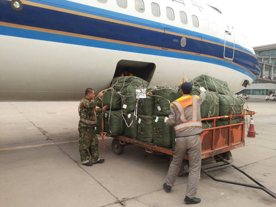 百套棉帳篷運(yùn)往四川雅安災(zāi)區(qū)