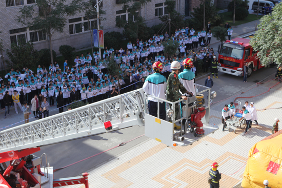 沈陽師范大學(xué)新生第一課 消防應(yīng)急疏散演練