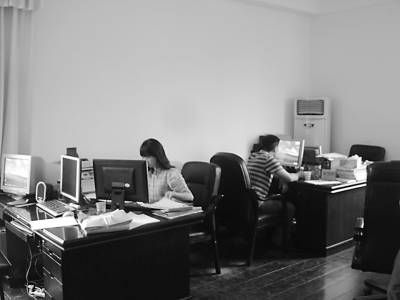 四川廣元黨政辦公樓震后成危樓 修補(bǔ)后繼續(xù)使用至今