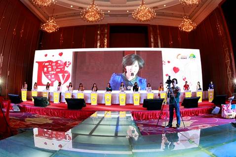 政府搭臺當(dāng)“紅娘” 成都500單身青年齊相親