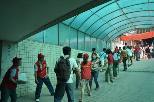 四川大學(xué)商學(xué)院EMBA“雪中送炭”情暖災(zāi)區(qū)