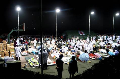 汶川大地震中的生命大營救——成都軍區(qū)總醫(yī)院汶川大地震救災紀實