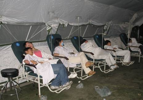 汶川大地震中的生命大營救——成都軍區(qū)總醫(yī)院汶川大地震救災紀實