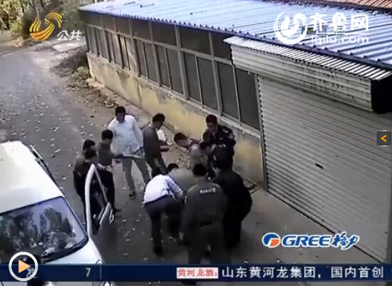 濰坊男子拿閨女當(dāng)人質(zhì)威脅前妻 揚(yáng)言點(diǎn)汽油殺女兒