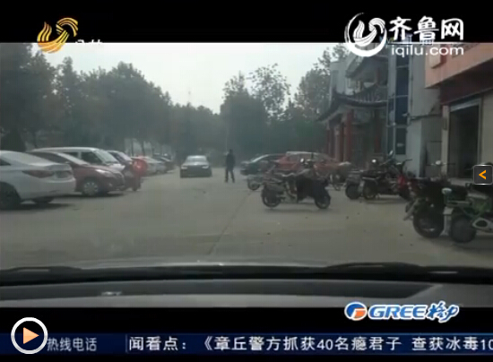 章丘警方實(shí)拍毒販交易畫面:分兩路抓獲40名癮君子