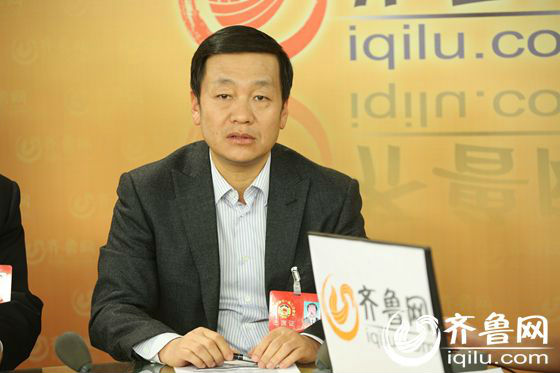 政協(xié)委員熱議“新常態(tài)”：政府要簡(jiǎn)政放權(quán)適應(yīng)新常態(tài)