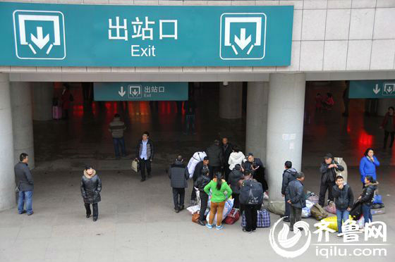 濟(jì)南火車站迎返程客流小高峰 加開至北京等20趟臨客