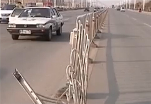 德州男子無證駕駛釀事故 逃竄被攔咬傷對方手指