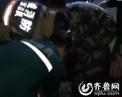 菏澤司機(jī)醉駕引發(fā)事故被卡車內(nèi) 拒絕救助不下車