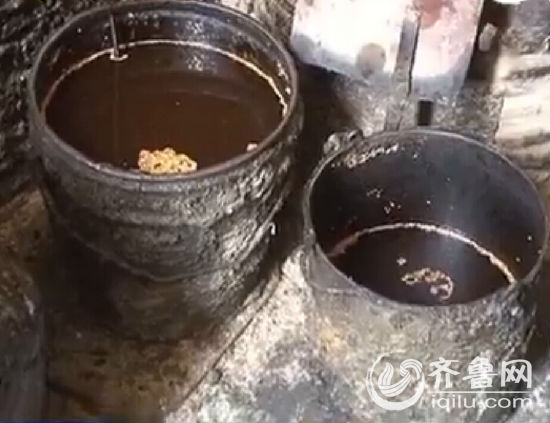 德州一糕點黑作坊現(xiàn)違禁添加劑 臟亂不堪與廁所為鄰