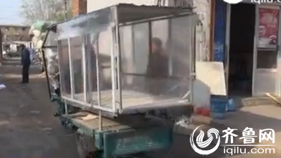 濟(jì)南女子騎三輪回家被堵路口 勸人挪車遭對(duì)方暴打