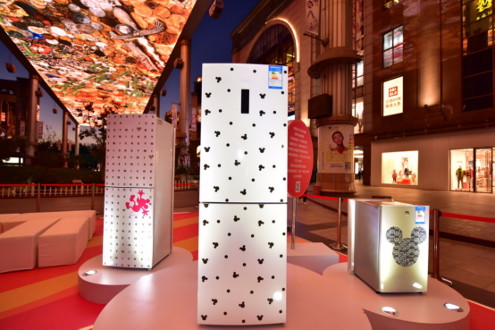 “迪士尼效應(yīng)”引爆個性化定制 “最貴周邊”致敬米奇